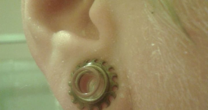 Exploring Business Collaborations in the Gauge Earrings Market